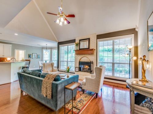 6116 Terrace Oaks Ln, Fort Worth TX  76112-1072 exterior