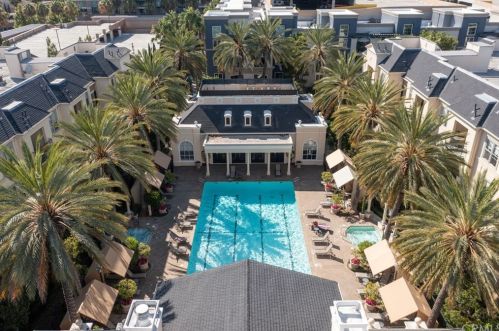 2156 Watermarke Pl, Irvine CA  92612-7691 exterior
