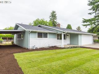 7705 Thiessen Rd, Portland, OR 97267-2206