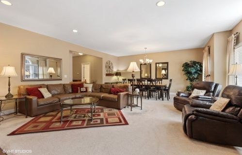 764 Kristen Ct, Palatine, IL 60067-5907