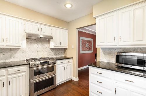 2242 Woodcreek, Carrollton TX 75006-1925 exterior