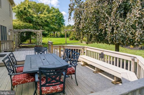 1827 Krystle Dr, Lancaster PA  17602-4149 exterior