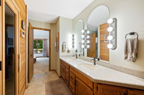 1875 County Rd F, Saint Paul MN  55110-3843 exterior