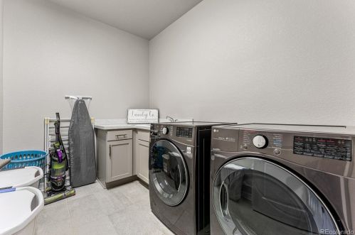 27760 Lakeview Dr, Aurora CO  80016 exterior