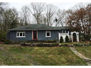 11 Maple Ln, Huntington, CT 06484-3722
