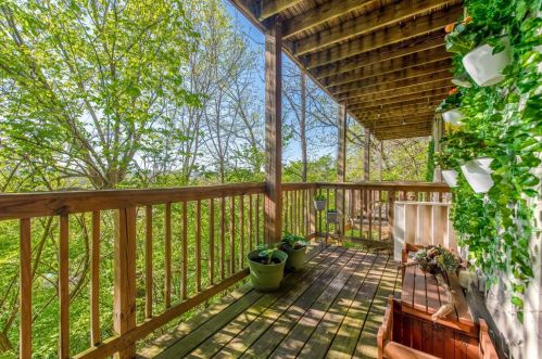 929 Auburnview Dr, Cincinnati OH  45206-2582 exterior