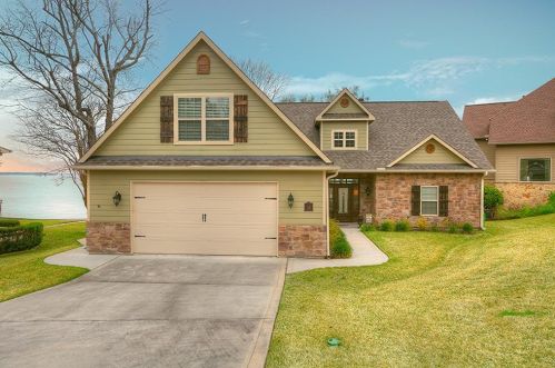 271 Imperial Cir, Stephen Creek, TX 77331-3018