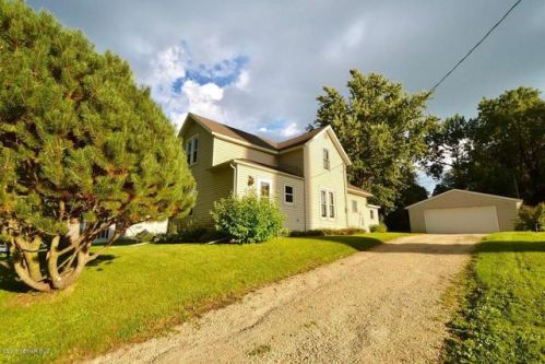 511 Park Ave, Goodhue, MN 55027-9116