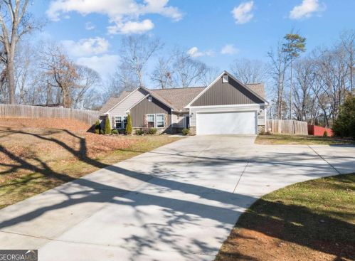 7596 Lula Rd, Lula, GA 30554-2339