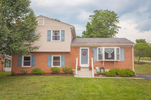 5305 Flagler Dr, Roanoke, VA 24019-6311