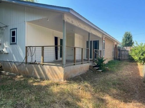 2302 Berkett Dr, Austin TX  78745-4315 exterior
