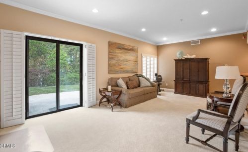 2036 Montecito Dr, Glendale CA  91208-1824 exterior