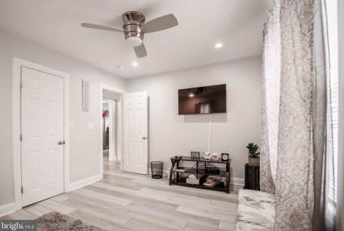 132 Robbins Ave, Trenton NJ 08638-3719 exterior