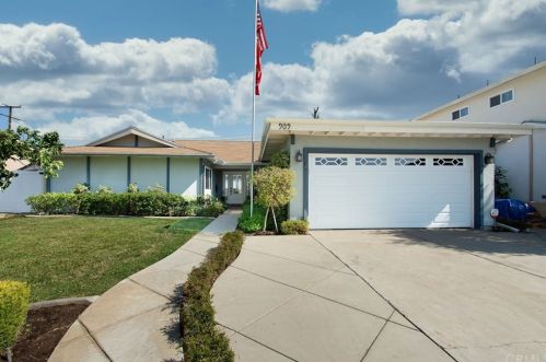 909 Huggins Ave, Placentia, CA 92870-2828