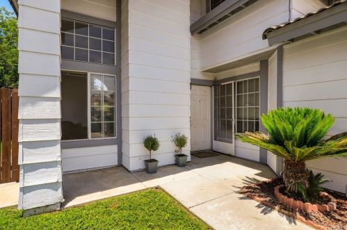 1292 Mako Ln, Perris, CA 92571-4947