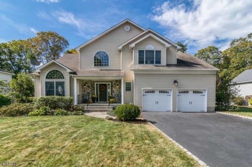 37 Marjaleen Dr, Dover, NJ 07869-3411
