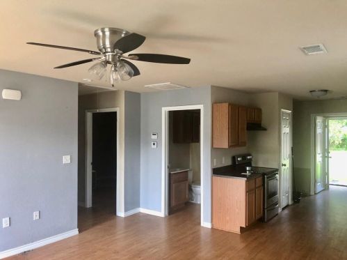 420 Gulfway Dr, Port Arthur, TX 77640-3441