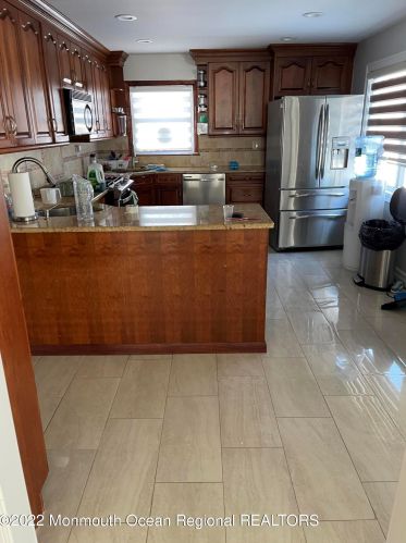 20 Dwight Dr, Tinton Falls NJ  07712-3655 exterior