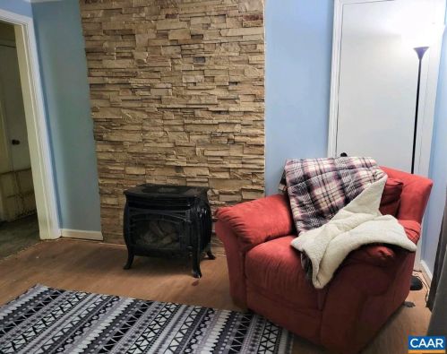 406 Bluebird Ln, Bybee, VA 22963-5112