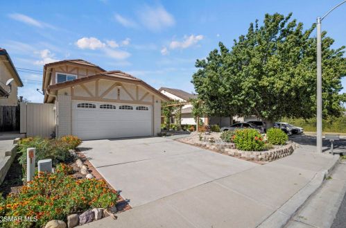 877 Chelsea Ct, Simi Valley, CA 93065-5237