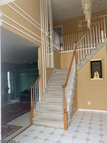 6 Swans Mill Ln, Scotch Plains, NJ 07076-3406