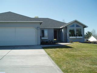 4318 Sahara Dr, Pasco, WA 99301-8146