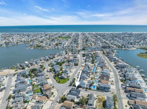 19 Sturgis Rd, Lavallette NJ 08735-2843 exterior