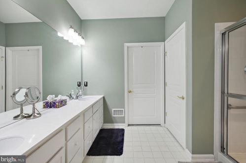 85 Sparrow Dr, Trenton NJ 08690-2463 exterior