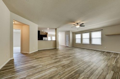 185 Beargrass Dr, Uhland TX  78640-2017 exterior