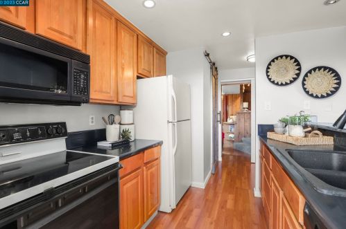 445 Ridgeview Dr, Concord CA  94523-1027 exterior