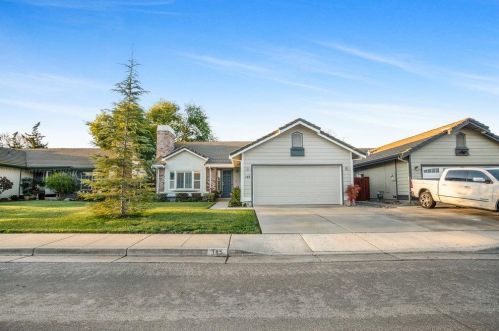 145 Berkshire Dr, Morgan Hill, CA 95037-3045
