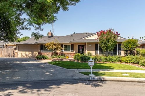 951 Alluvial Ave, Fresno, CA 93720-2516