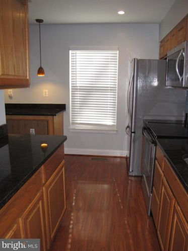 6426 Blarney Stone Ct, Springfield VA  22152-2106 exterior