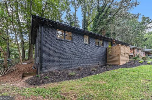 2130 Bolling Brook Dr, Atlanta GA  30311-2516 exterior