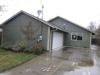 1443 Lawnridge St, Medford, OR 97504-6247