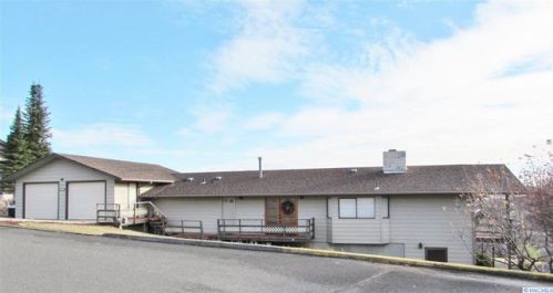 713 Crestview Dr, Colfax, WA 99111-9506