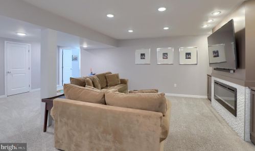 1518 Sunset Ave, Lancaster PA  17601-4328 exterior