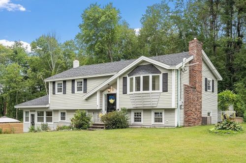 7 Vassar Dr, Pelham, NH 03076-2917