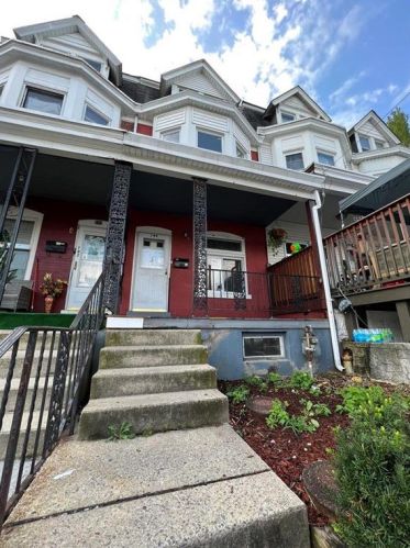 744 Saint John St, Allentown, PA 18103-3262