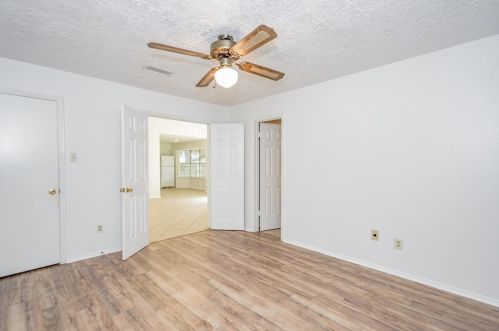 32 Rnch House Loop, Angleton TX 77515-2723 exterior