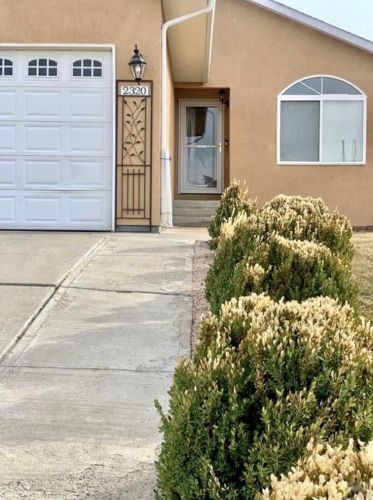 2320 Meadowlark Ln, Pueblo, CO 81008-2175
