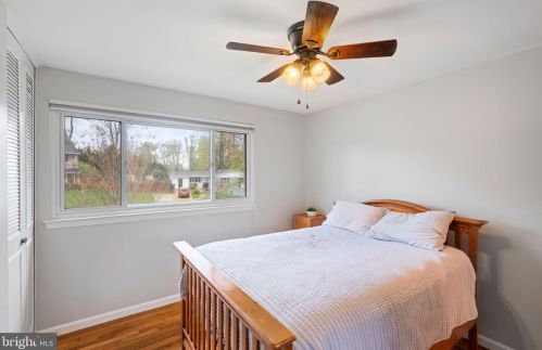 8811 Kenilworth Dr, Springfield VA  22151-1103 exterior