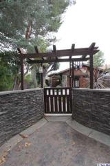 2156 Crescent Ave, Montrose, CA 91020-1202