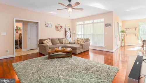 251 Cropp Rd, Fredericksburg VA  22406-4015 exterior