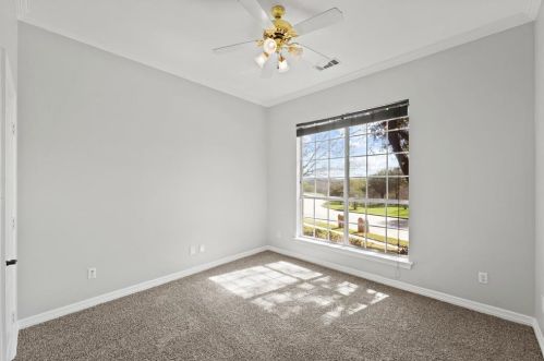 2033 Le Mans Dr, Carrollton TX 75006-4337 exterior