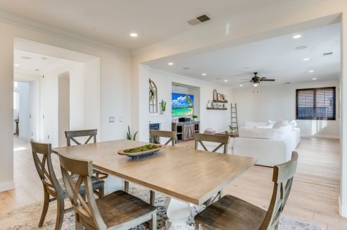 18458 Lakepointe Dr, Riverside CA  92503-0252 exterior