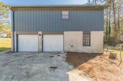 2621 Michael Cir, Duluth GA  30096-4116 exterior