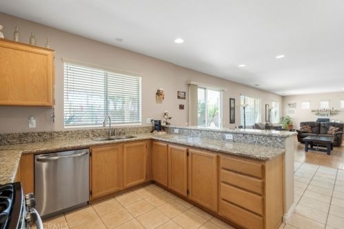 17876 Robusta Dr, Riverside CA  92503-7072 exterior