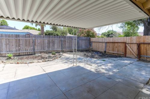 3361 Norfolk Dr, Riverside CA  92503-5146 exterior