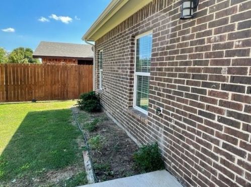 6318 Mc Cartney Ln, Garland TX 75043-5935 exterior